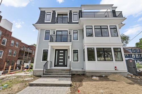 apt-2-24 Auburn St, Brookline, MA, 02446-6372 | Card Image