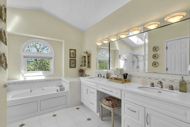 PRIMARY SPA BATH | Image 21