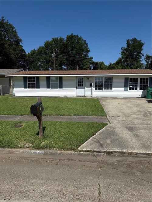 245 W Tish Dr, Avondale, LA, 70094-2740 | Card Image