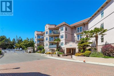 109 - 1085 Tillicum Rd, Condo with 2 bedrooms, 2 bathrooms and 1 parking in Esquimalt BC | Image 1