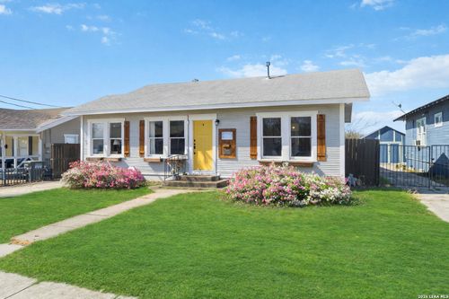 111 Harvard Ter, San Antonio, TX, 78201-6213 | Card Image