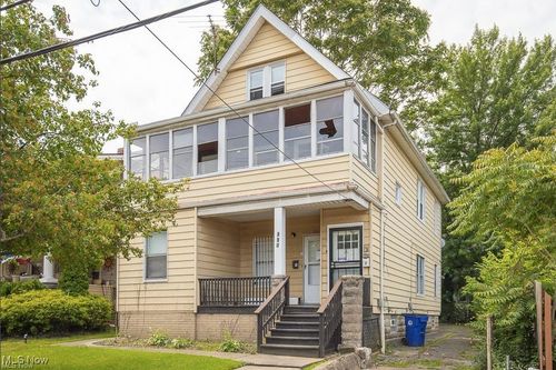 880 Stevenson Rd, Cleveland, OH, 44110-3153 | Card Image
