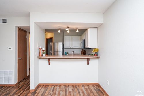 apt-b7-1505 W 25th Ct, Lawrence, KS, 66046-4013 | Card Image