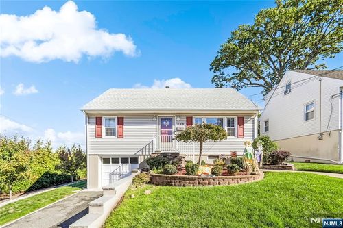 225 Marlboro Rd, Wood Ridge, NJ, 07075-1119 | Card Image