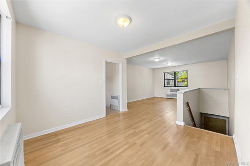 b-6738 136th St, Flushing, NY, 11367-1624 | Card Image