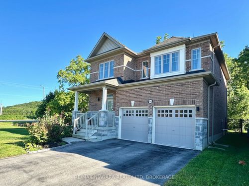 104 Cannery Dr, Saint Davids, ON, L0S1J1 | Card Image