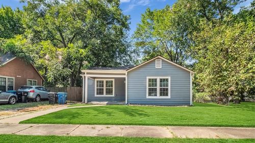 220 W Murray St, Denison, TX, 75020-6369 | Card Image