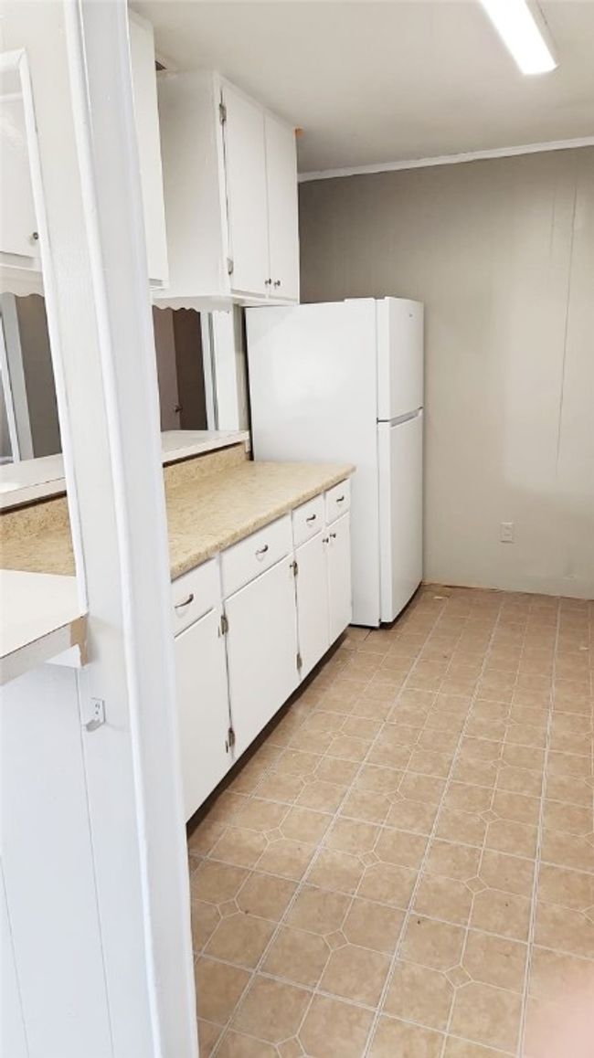 201 W 3 Rd St, Home with 2 bedrooms, 1 bathrooms and 3 parking in Rockport TX | Image 9