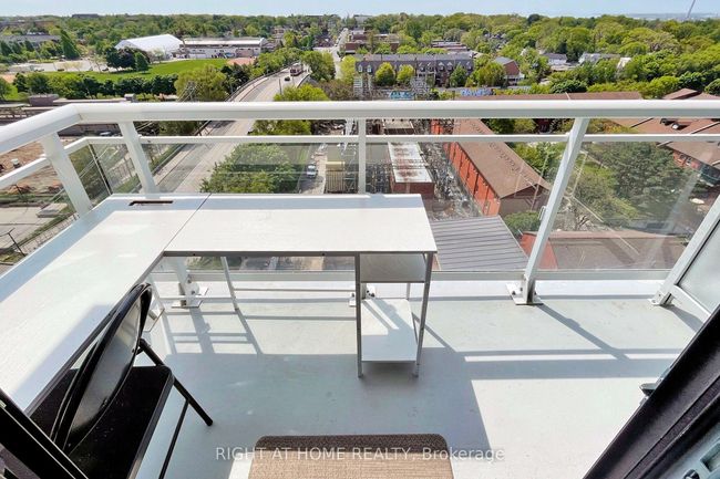 1012 - 286 Main St, Condo with 2 bedrooms, 2 bathrooms and null parking in Toronto ON | Image 28