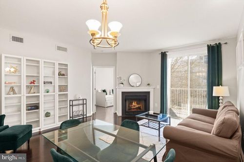 unit-203-1625 International Dr, MCLEAN, VA, 22102-4813 | Card Image