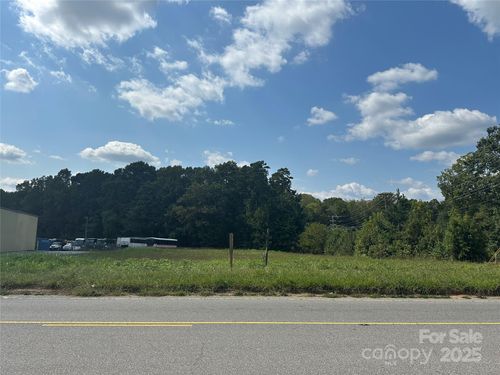 710 York Rd, Kings Mountain, NC, 28086-3661 | Card Image