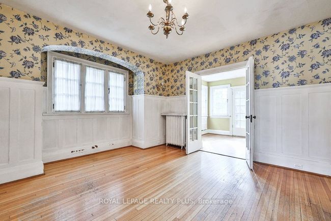 225 Glenrose Ave, House other with 4 bedrooms, 3 bathrooms and 4 parking in Toronto ON | Image 9