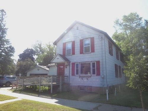 801 Miller St, Marinette, WI, 54143-3529 | Card Image
