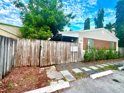 apt-2-618 Ne 8th Ave, Fort Lauderdale, FL, 33304-4684 | Card Image