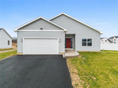 241 Bloomfield St, Baldwinsville, NY, 13027-3463 | Card Image