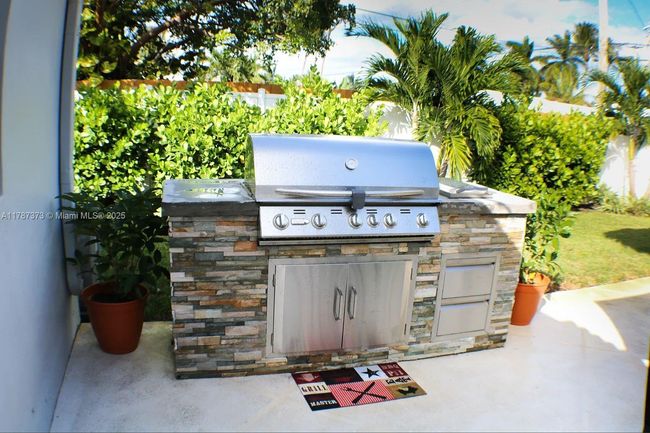 1614 Se 10 Th Ave, House other with 3 bedrooms, 2 bathrooms and null parking in Deerfield Beach FL | Image 17