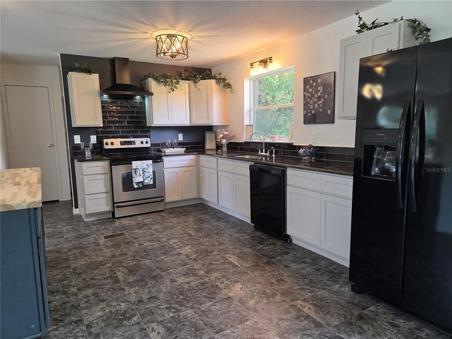 47807 State Road 19, House other with 3 bedrooms, 2 bathrooms and null parking in ALTOONA FL | Image 25
