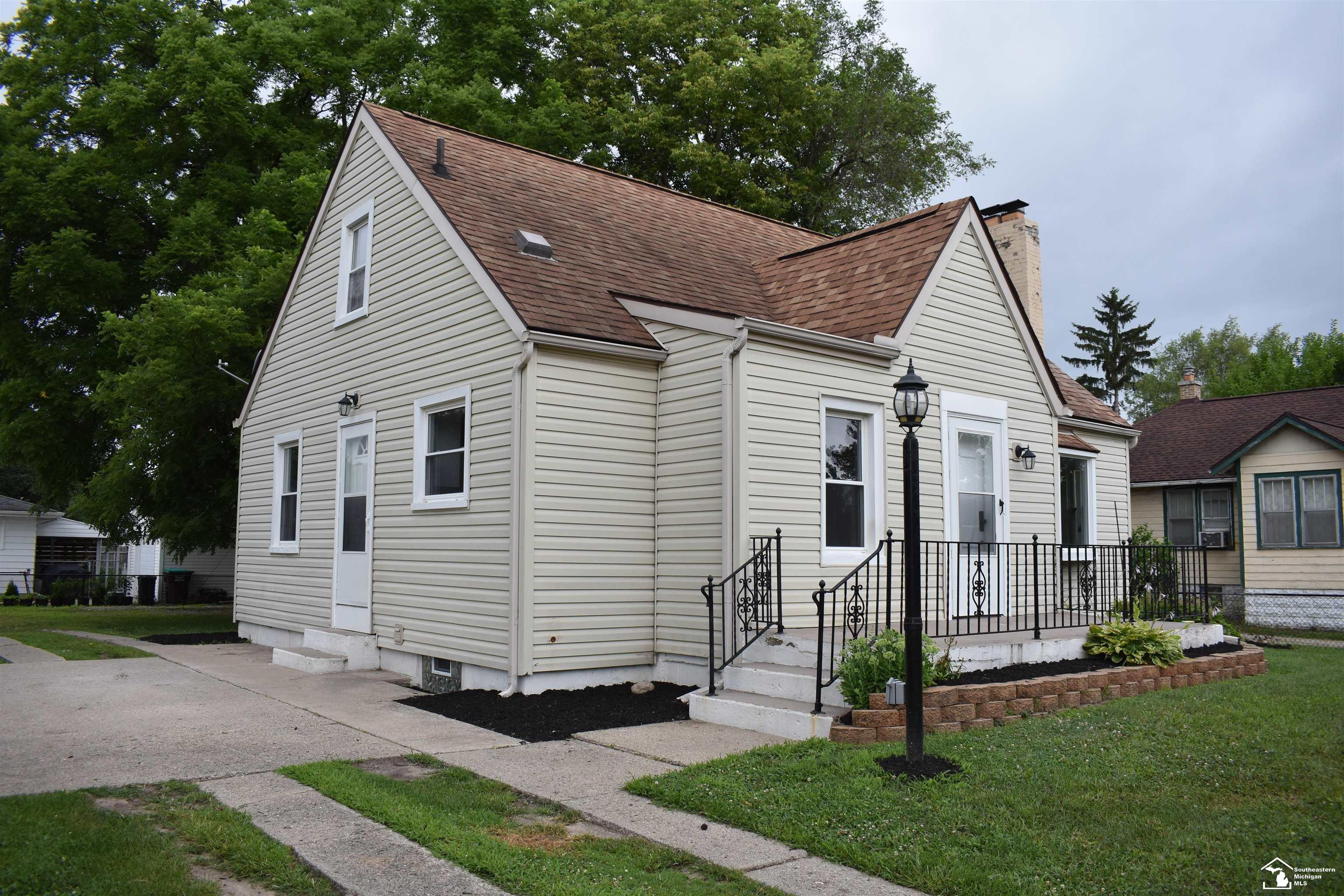 Dexter St, Milan, MI 48160