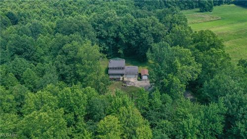 6952 New Castle Rd, Lowellville, OH, 44436-9533 | Card Image