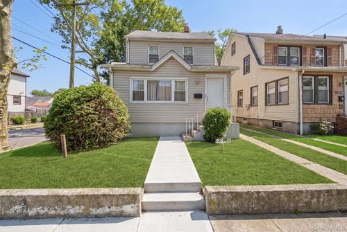 188-01 Mangin Avenue, New York, NY, 11412 | Card Image