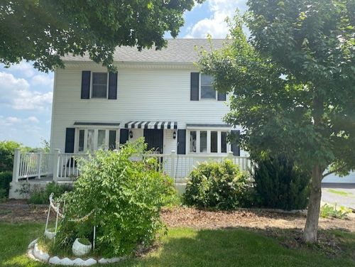 207 N Putnam St, Lostant, IL, 61334-9694 | Card Image