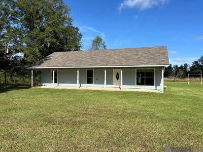 8807 Hess Ln, House other with 3 bedrooms, 2 bathrooms and null parking in Denham Springs LA | Image 1