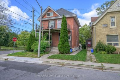 100 Mcclary Ave, Home with 6 bedrooms, 3 bathrooms and 4 parking in London ON | Image 2