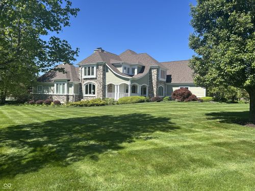 8 Shannon Rd, Zionsville, IN, 46077-8376 | Card Image