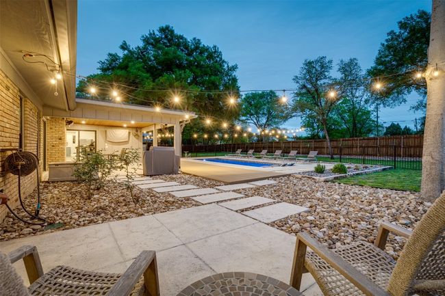 11 Sunset Trl, House other with 3 bedrooms, 3 bathrooms and 12 parking in Sunset Valley TX | Image 30