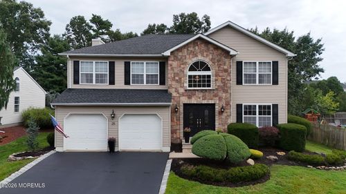 25 Sun Hollow Rd, Howell, NJ, 07731-1866 | Card Image
