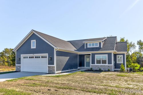 1818 Northfield Ct Sw, Byron Center, MI, 49315-7040 | Card Image