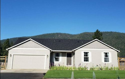 585 E Forks Cir, Cave Junction, OR, 97523-8506 | Card Image