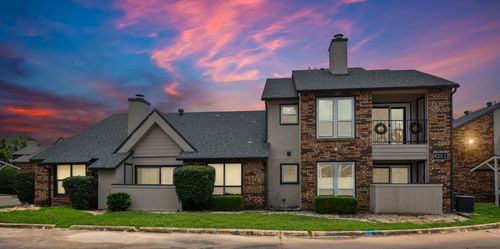 apt-a-825 W Harwood Rd, Hurst, TX, 76054-3298 | Card Image
