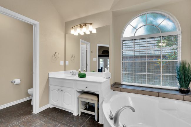 5210 Medallion Ct, House other with 5 bedrooms, 4 bathrooms and null parking in Midlothian TX | Image 21