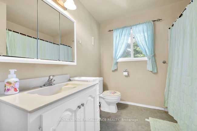 1115 Wintergreen Rd, House other with 4 bedrooms, 2 bathrooms and 4 parking in North Frontenac ON | Image 15