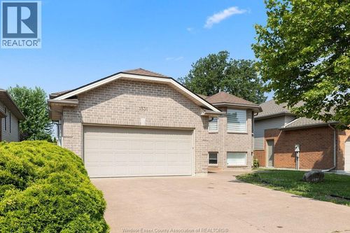 1531 Clover Ave, Windsor, ON, N8P1R2 | Card Image