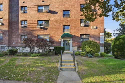 3c-216-17 48th Avenue, New York, NY, 11364 | Card Image