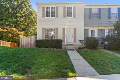 7629 Sheffield Village Lane, Townhouse with 4 bedrooms, 2 bathrooms and null parking in LORTON VA | Image 1