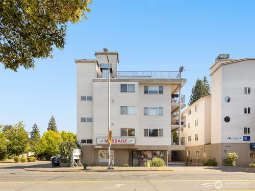 201-12056 15th Ave Ne, Seattle, WA, 98125-5061 | Card Image