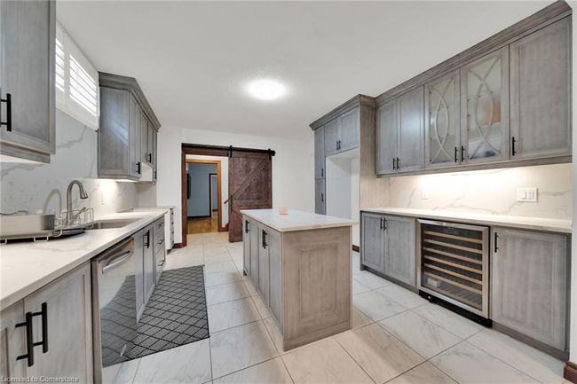 117 Christopher Dr, House other with 4 bedrooms, 5 bathrooms and 6 parking in Hamilton ON | Image 5