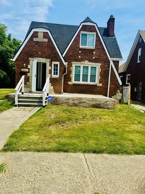 9544 Winthrop St, Detroit, MI, 48227-1620 | Card Image