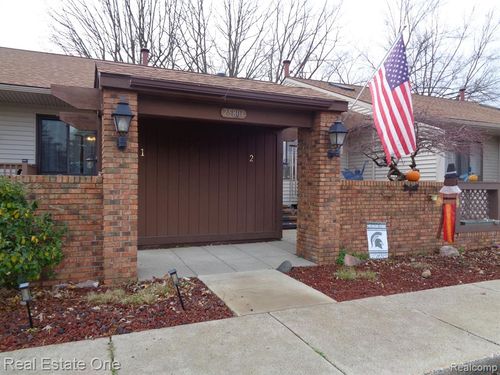 2-25803 Lexington Drive, South Lyon, MI, 48178 | Card Image