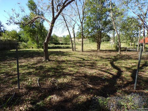 11957 Kearney Rd, Atascosa, TX, 78002-3907 | Card Image