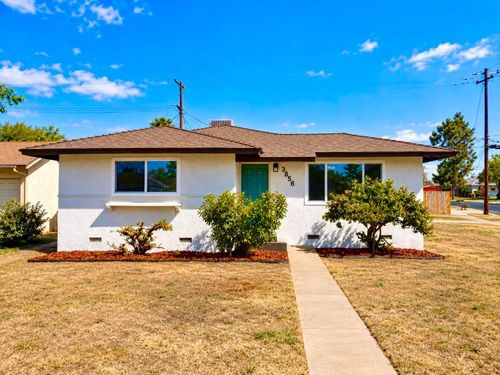 3856 N Hacienda Dr, Fresno, CA, 93705-2319 | Card Image