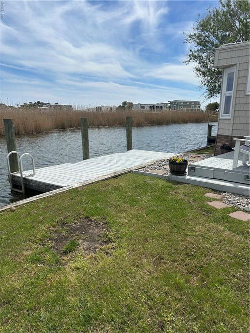 92-3665 Sandpiper Rd, Virginia Beach, VA, 23456-4476 | Card Image