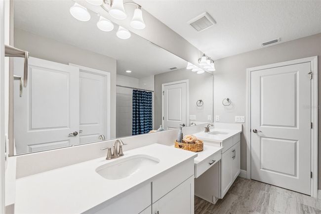 Jack and Jill bath | Image 48
