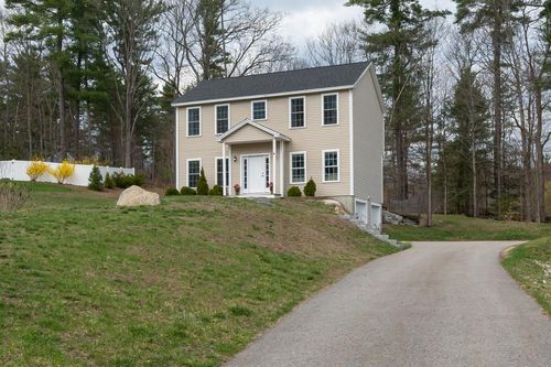 3 Jadyns Way, Raymond, NH, 03077-2662 | Card Image