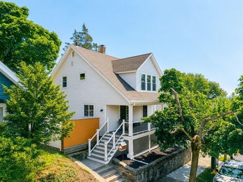 144 Woodlawn St, Lynn, MA, 01904-2867 | Card Image