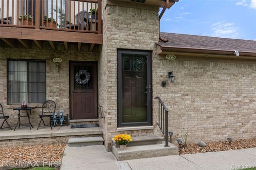 32-915 Country Club Dr, Saint Clair Shores, MI, 48082-2930 | Card Image