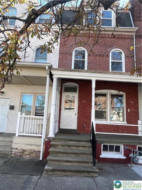 1330 Chew St, Allentown, PA, 18102-3749 | Card Image